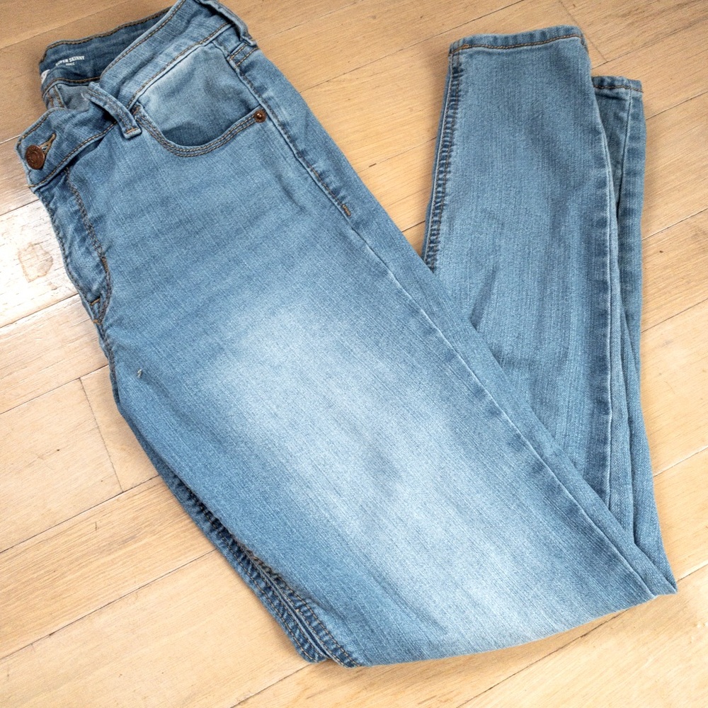 Old navy super skinny ankle jeans, size 2
